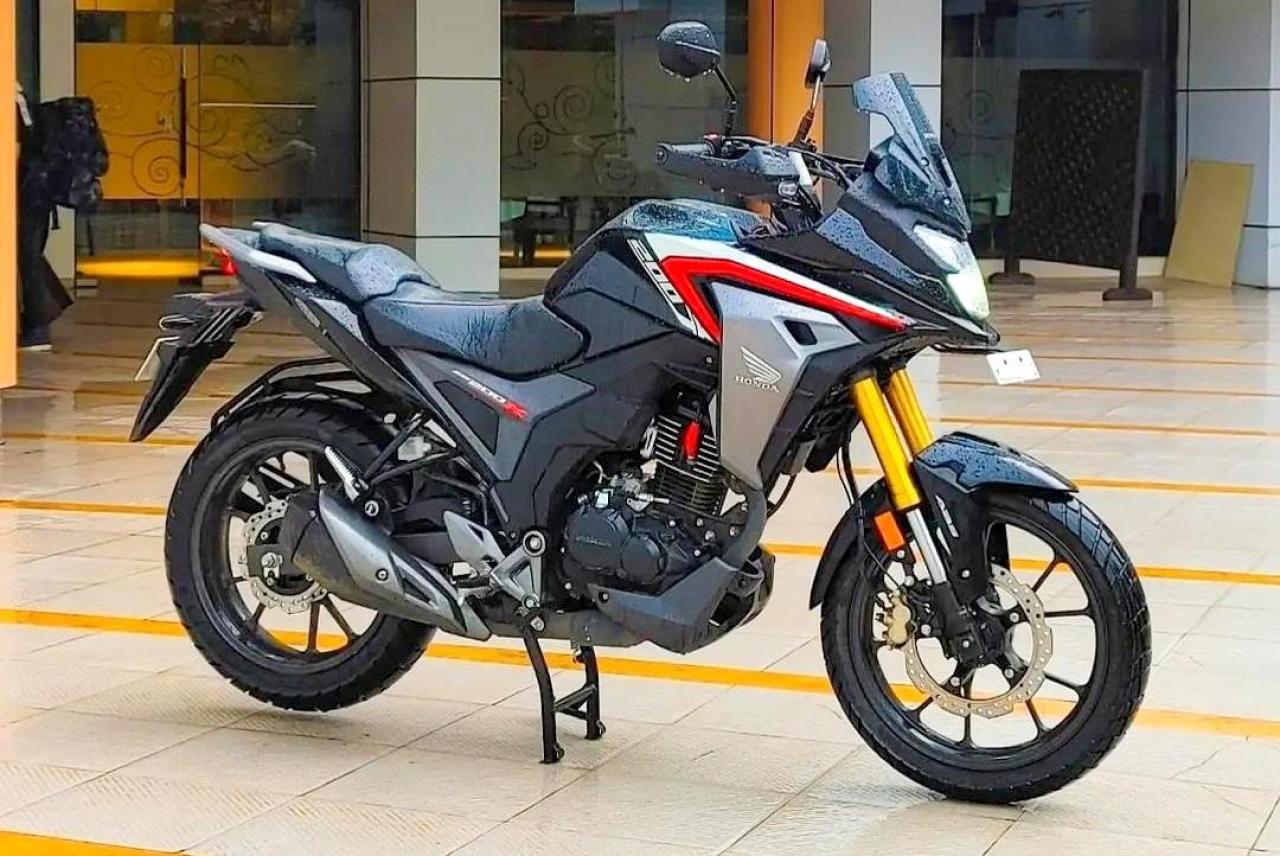 Honda CB200X